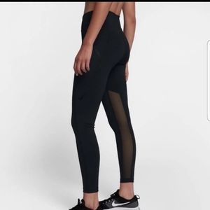 NWT Nike Power Pocket Lux Mid-Rise Training Crop M